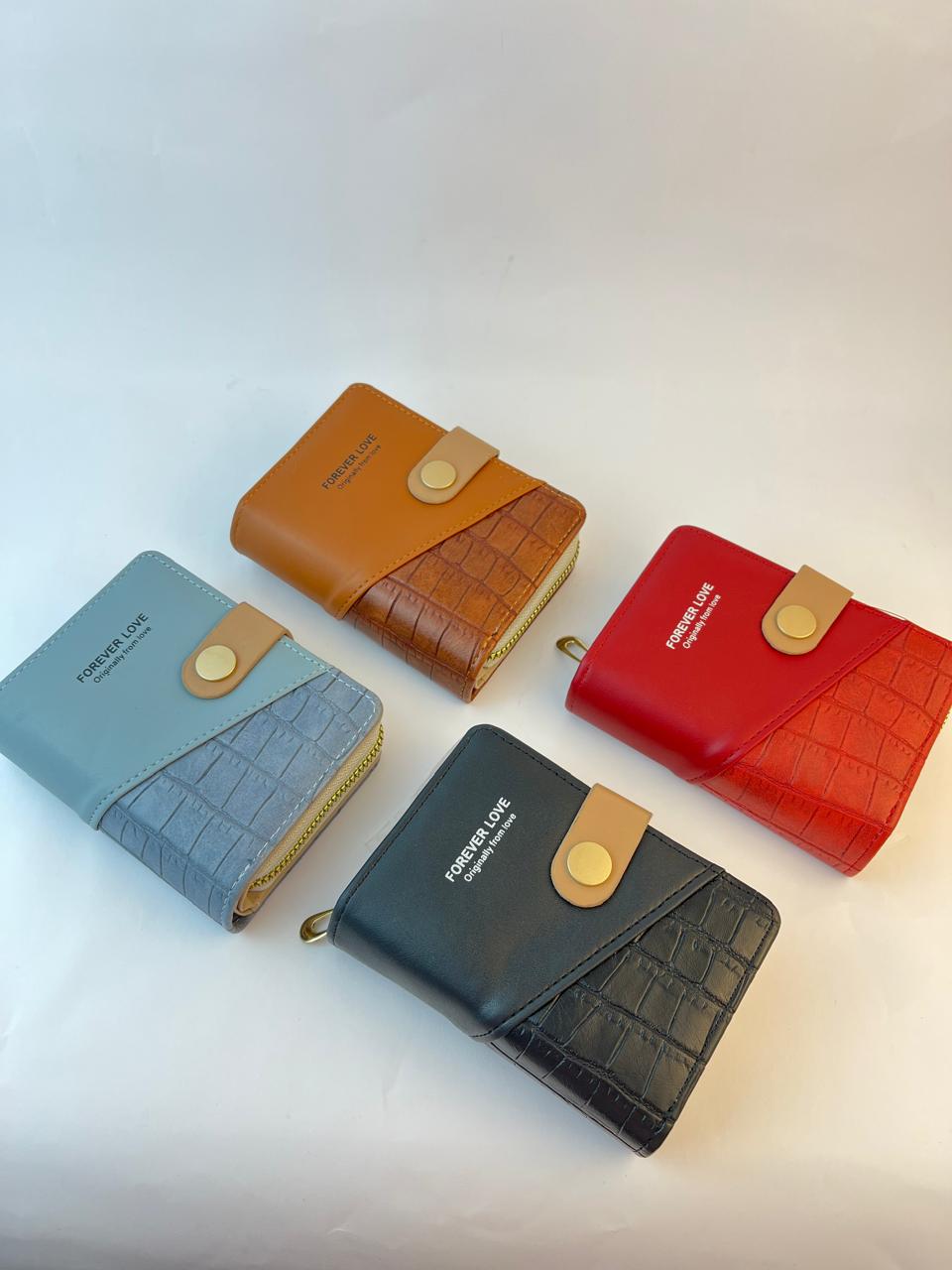 Small capsule wallet